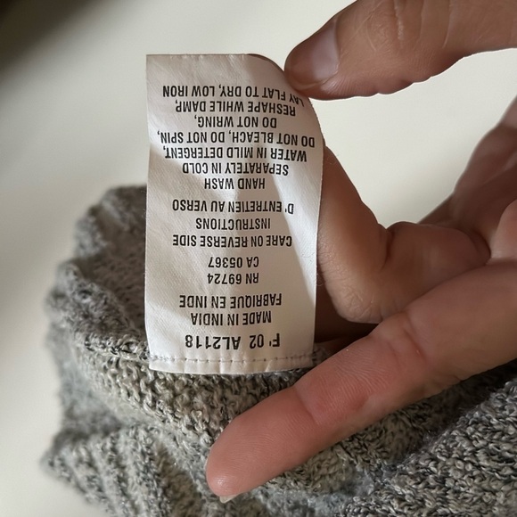 Columbia Gray Women’s Turtleneck Sweater - Picture 5 of 5